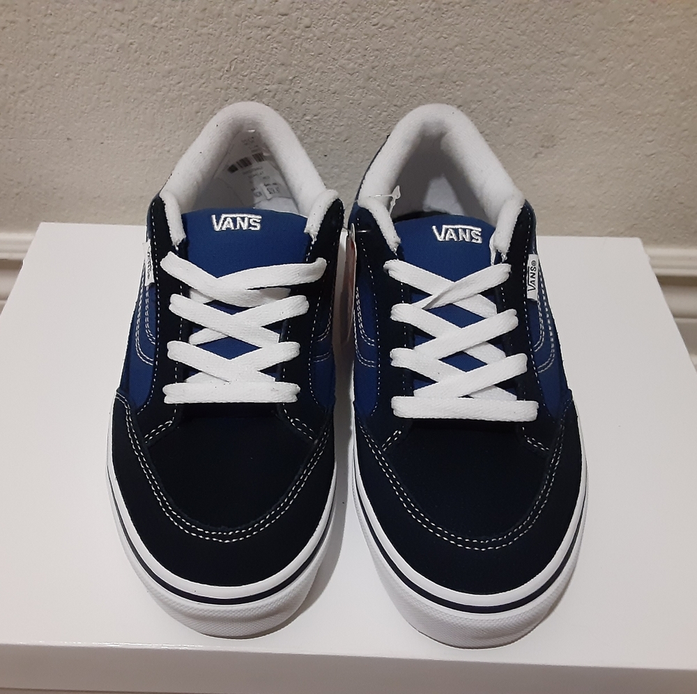 Vans - Picture 2 of 4